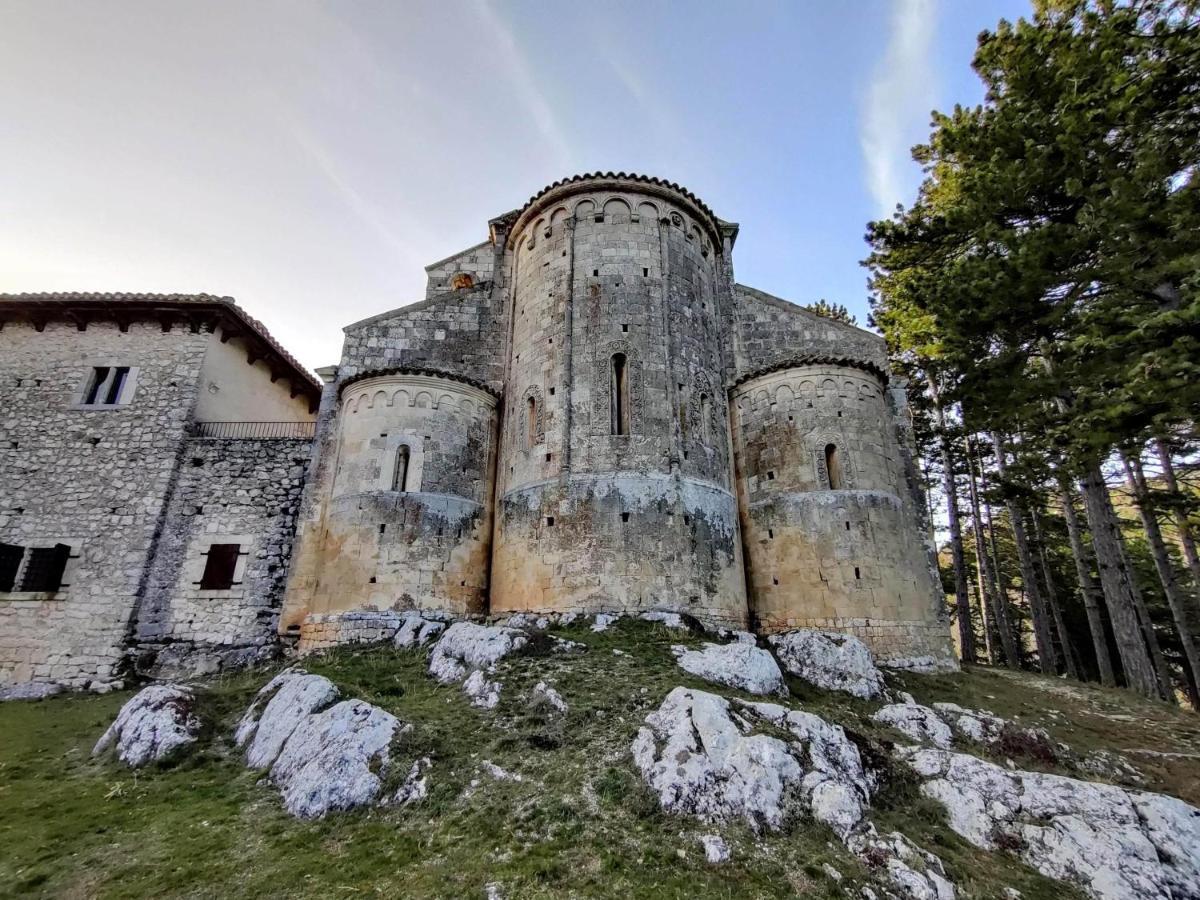 Вілла Sognando Bominaco - Dimora Il Milord Екстер'єр фото
